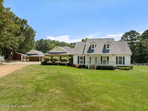 Exterior - 2111 Old Brookhaven Rd, Summit, MS 39666 photo 2 of 27