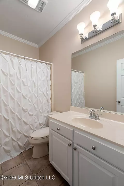 Bath - 2111 Old Brookhaven Rd, Summit, MS 39666 photo 5 of 6