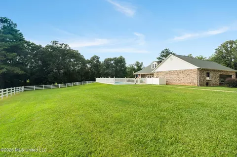Exterior - 2111 Old Brookhaven Rd, Summit, MS 39666 photo 12 of 27
