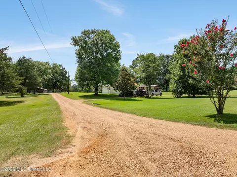 Exterior - 2111 Old Brookhaven Rd, Summit, MS 39666 photo 15 of 27