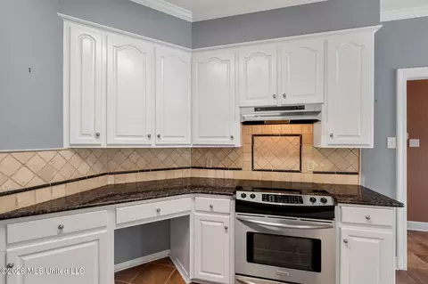 Kitchen - 2111 Old Brookhaven Rd, Summit, MS 39666 photo 4 of 6