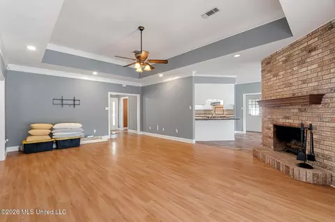 Living - 2111 Old Brookhaven Rd, Summit, MS 39666 photo 2 of 6