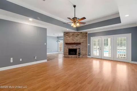 Living - 2111 Old Brookhaven Rd, Summit, MS 39666 photo 3 of 6