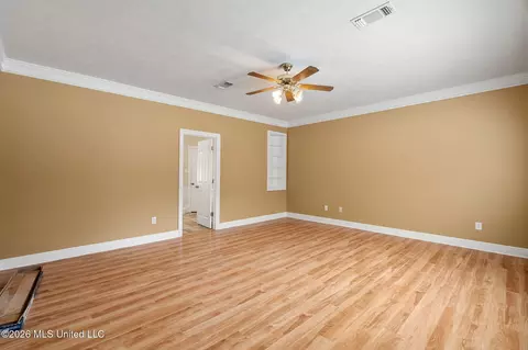 Living - 2111 Old Brookhaven Rd, Summit, MS 39666 photo 4 of 6