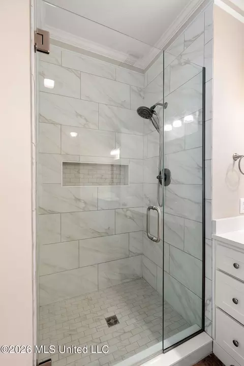 Bath - 2111 Old Brookhaven Rd, Summit, MS 39666 photo 4 of 6