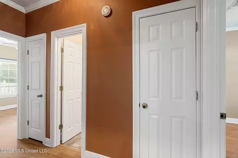 Entry Way - 2111 Old Brookhaven Rd, Summit, MS 39666 photo 4 of 4