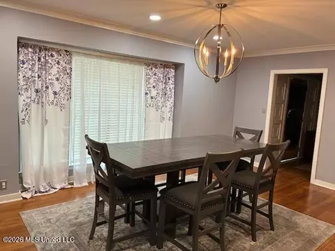 Dining - 4322 Manhattan Rd, Jackson, MS 39206 photo 1 of 5