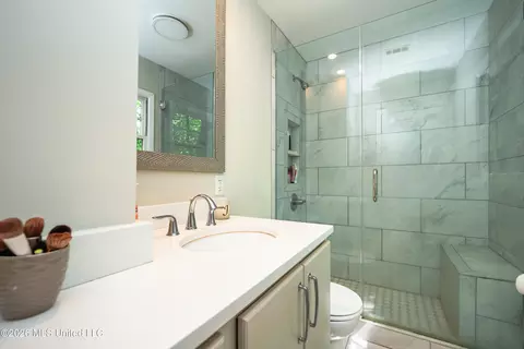 Bath - 1683 Wilhurst St, Jackson, MS 39211 photo 2 of 2