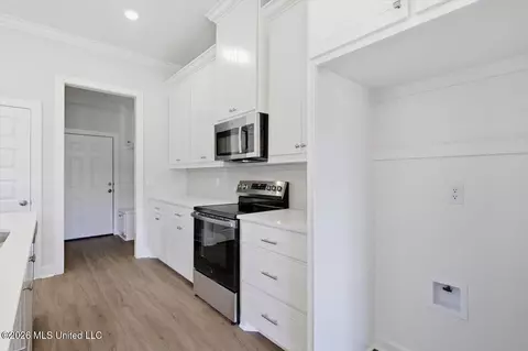 Entry Way - 142 Stapleton Dr, Canton, MS 39046 photo 1 of 3