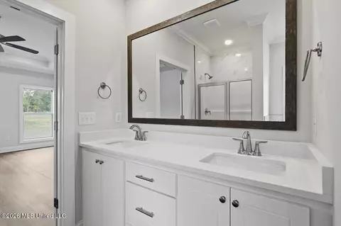 Bath - 142 Stapleton Dr, Canton, MS 39046 photo 3 of 5