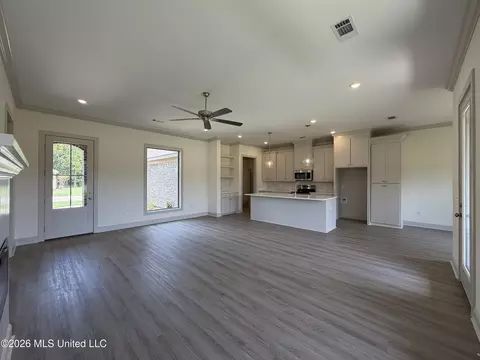 Living - 146 Stapleton Dr, Canton, MS 39046 photo 2 of 4