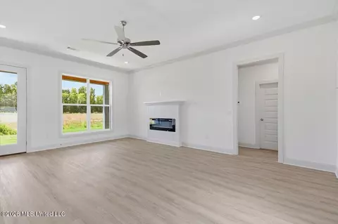 Living - 146 Stapleton Dr, Canton, MS 39046 photo 2 of 4
