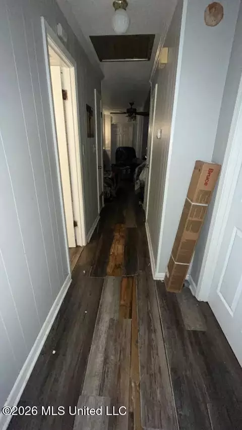 Entry Way - 30 Ox Dr, Grenada, MS 38901 photo 3 of 3
