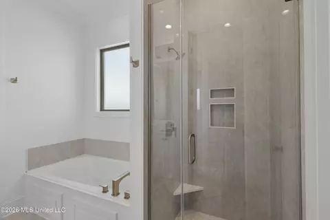 Bath - 124 Mission Park Dr, Madison, MS 39110 photo 1 of 4