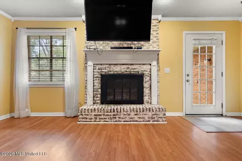 Living - 44 Sunline Ct, Brandon, MS 39042 photo 3 of 3