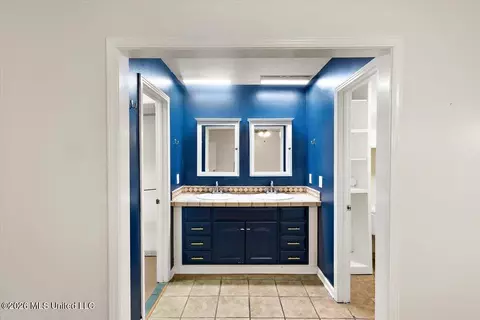 Bath - 44 Sunline Ct, Brandon, MS 39042 photo 1 of 3