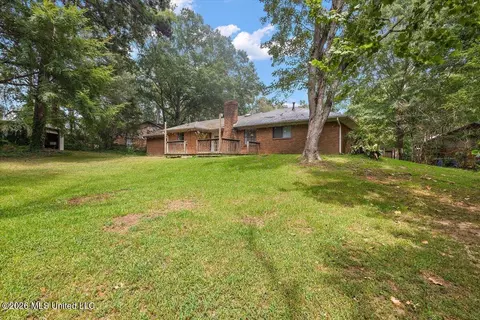 Exterior - 44 Sunline Ct, Brandon, MS 39042 photo 5 of 6