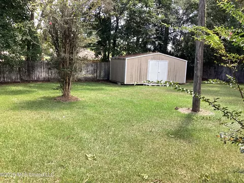 4918 Hubert St, Moss Point, MS 39563 photo 2