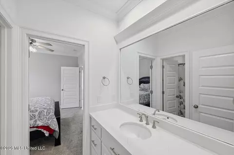 Bath - 615 Crossvine Rdg, Madison, MS 39110 photo 2 of 5