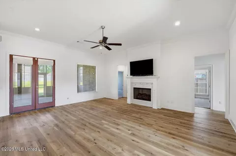 Living - 615 Crossvine Rdg, Madison, MS 39110 photo 1 of 5