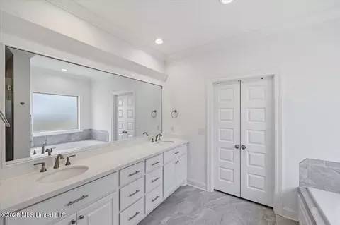 Bath - 615 Crossvine Rdg, Madison, MS 39110 photo 1 of 5