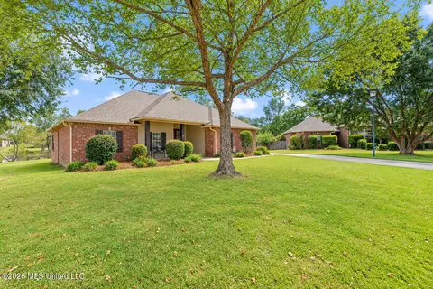25 Lakeland Cir, Petal, MS 39465