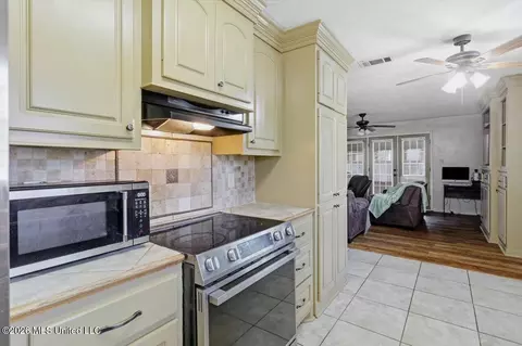 Kitchen - 2805 Pine Circle Dr, Pearl, MS 39208 photo 1 of 2