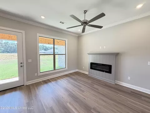Living - 140 Stapleton Dr, Canton, MS 39046 photo 2 of 5