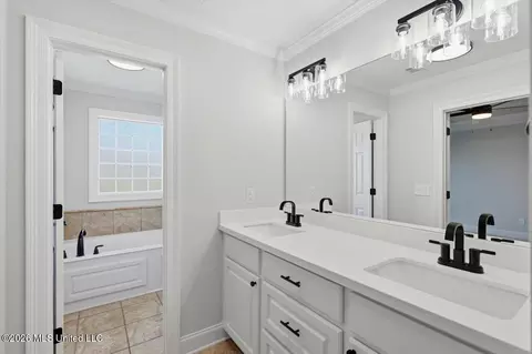 Bath - 116 Northwind Dr, Madison, MS 39110 photo 1 of 4