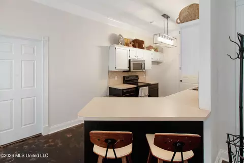 Entry Way - 201 Edgewater Branch Dr, Brandon, MS 39042 photo 2 of 3