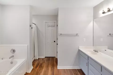 Entry Way - 201 Edgewater Branch Dr, Brandon, MS 39042 photo 3 of 3
