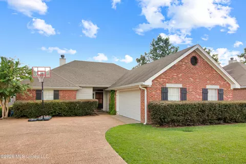 Exterior - 201 Edgewater Branch Dr, Brandon, MS 39042 photo 2 of 10