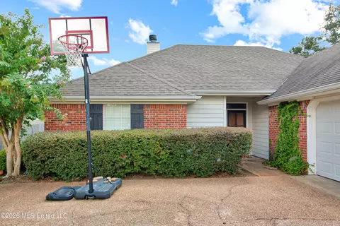 Exterior - 201 Edgewater Branch Dr, Brandon, MS 39042 photo 4 of 10