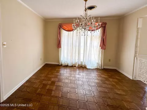 Living - 5251 Old Canton Rd, Jackson, MS 39211 photo 2 of 3