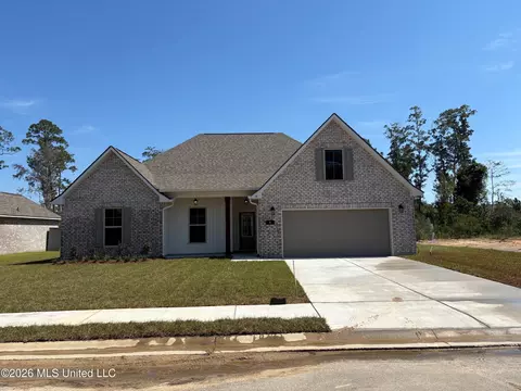 8 Byers Ln, Long Beach, MS 39560