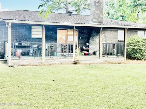 Exterior - 2558 Upper Dr, Pearl, MS 39208 photo 11 of 12