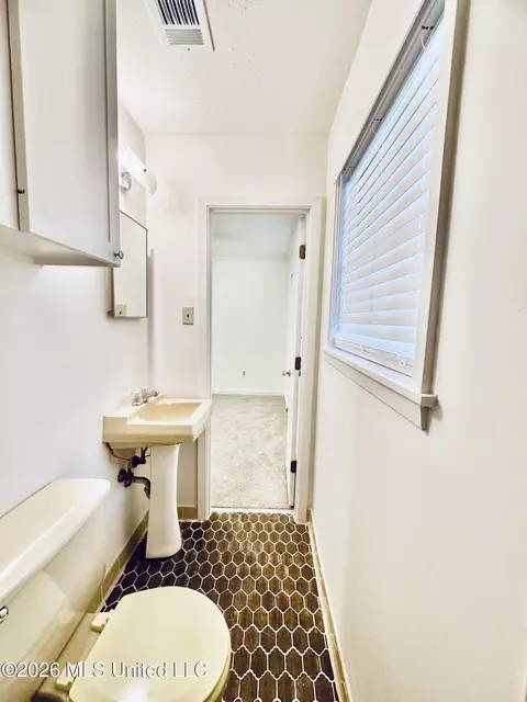 Bath - 2558 Upper Dr, Pearl, MS 39208 photo 9 of 9