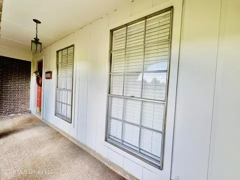 Exterior - 2558 Upper Dr, Pearl, MS 39208 photo 5 of 12
