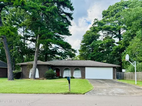 Exterior - 2558 Upper Dr, Pearl, MS 39208 photo 3 of 12