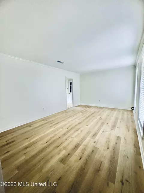 Living - 2558 Upper Dr, Pearl, MS 39208 photo 2 of 3