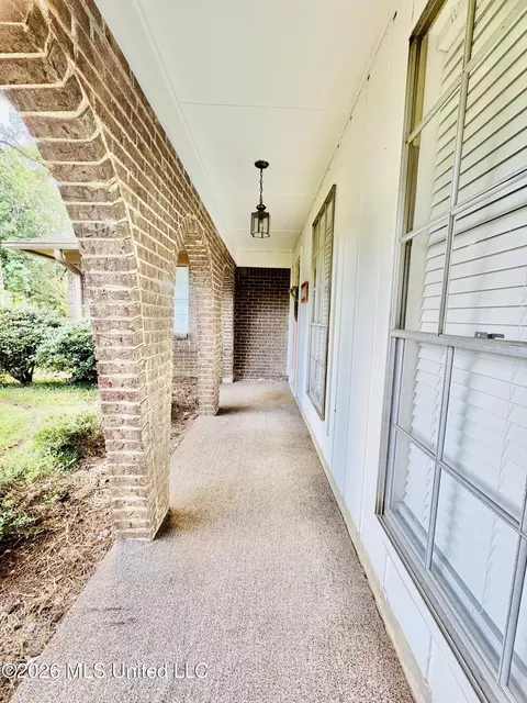 Exterior - 2558 Upper Dr, Pearl, MS 39208 photo 6 of 12