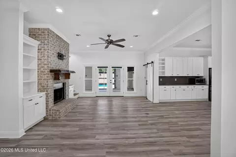 Living - 758 Turnberry Dr, Diamondhead, MS 39525 photo 3 of 5