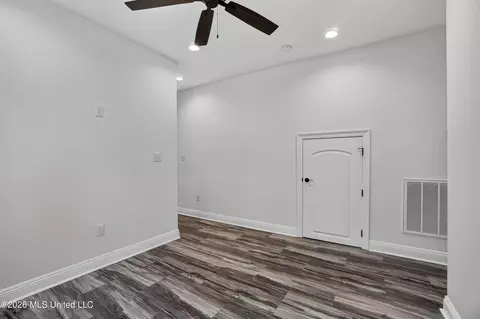 Entry Way - 758 Turnberry Dr, Diamondhead, MS 39525 photo 4 of 4