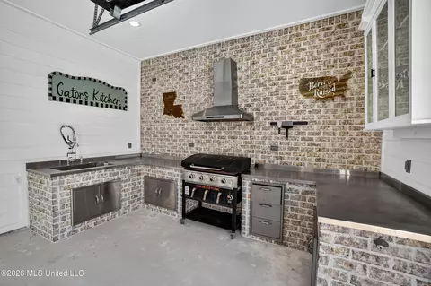 Kitchen - 758 Turnberry Dr, Diamondhead, MS 39525 photo 6 of 7