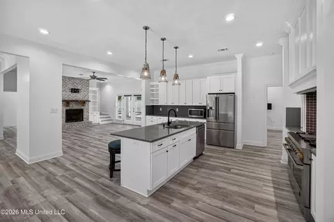 Kitchen - 758 Turnberry Dr, Diamondhead, MS 39525 photo 2 of 7