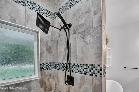 Bath - 758 Turnberry Dr, Diamondhead, MS 39525 photo 6 of 10