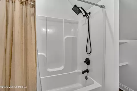 Bath - 758 Turnberry Dr, Diamondhead, MS 39525 photo 9 of 10