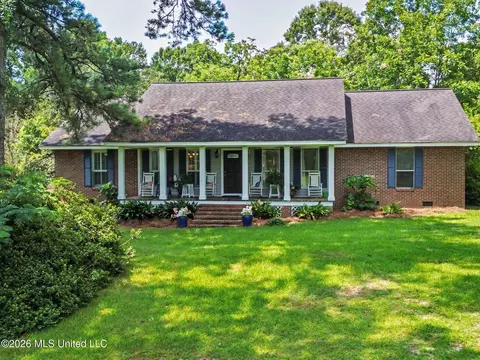 382 Garrett And Mcgill Dr, Poplarville, MS 39470