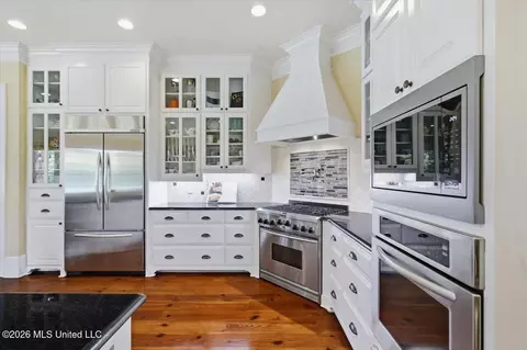 Kitchen - 134 Lake Hill Dr, Flora, MS 39071 photo 3 of 3