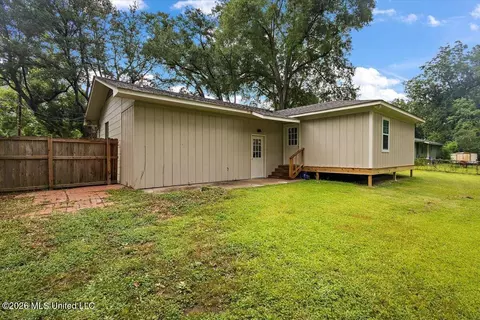 Exterior - 1431 Sheffield Dr, Jackson, MS 39211 photo 4 of 7